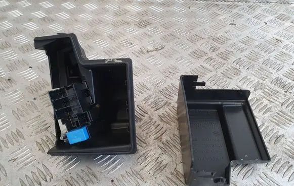 Renault Captur II Fuse box set 252361535R
