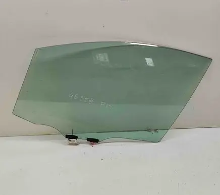 Toyota Sienna XL40 IV Front door window glass four-door 6810208070