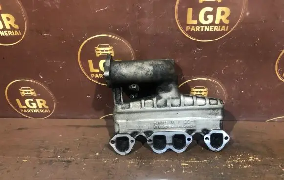 Volkswagen Golf IV Intake manifold 038129713J