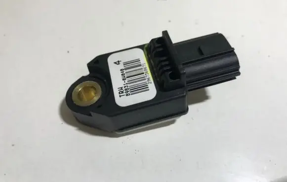 Lexus IS 220D-250-350 Airbag deployment crash/impact sensor 898310w040 89831-0w040