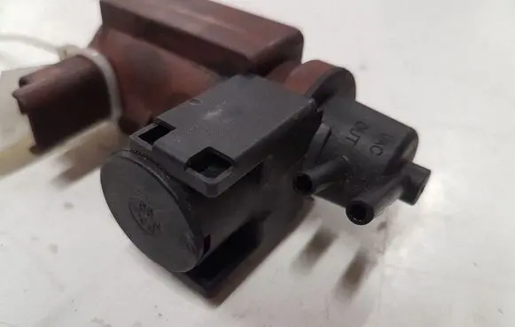 Ford Galaxy Vacuum valve 70177100
