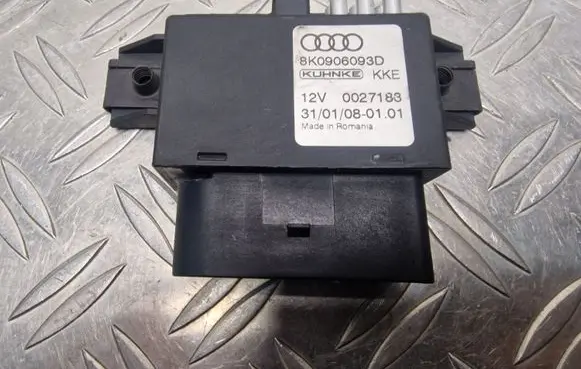 Audi A4 S4 B8 8K Fuel injection pump control unit/module 8K0906093D