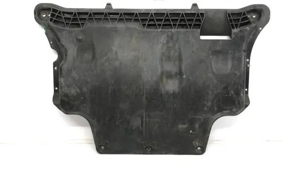 Volkswagen PASSAT B8 Engine splash shield/under tray 3Q0825901B 5Q0825902B