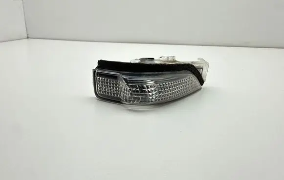 Toyota Auris E180 Mirror indicator light 20496252