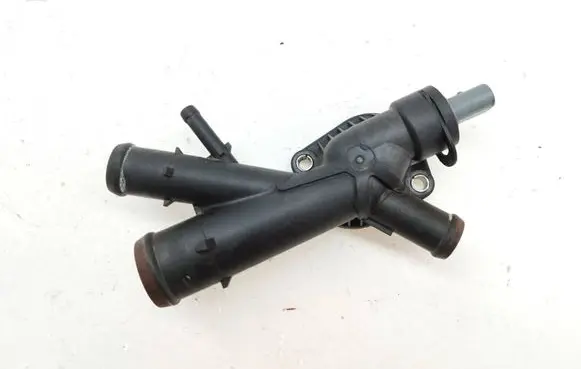 Volkswagen Golf VI Engine coolant pipe/hose 03L121131AA