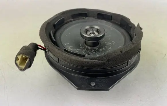 Subaru Impreza IV Front door speaker 