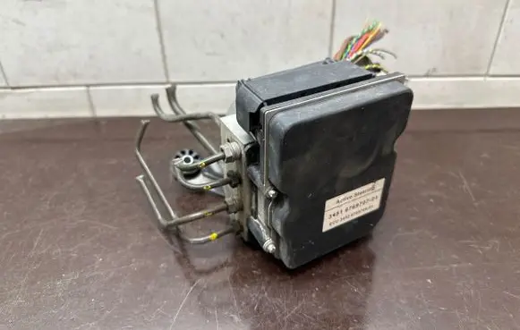 BMW 5 E60 E61 ABS Pump 6769707 6769709