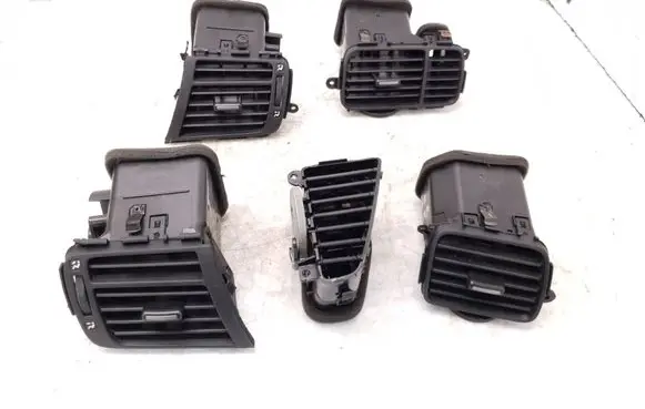 Honda FR-V Dashboard side air vent grill/cover trim