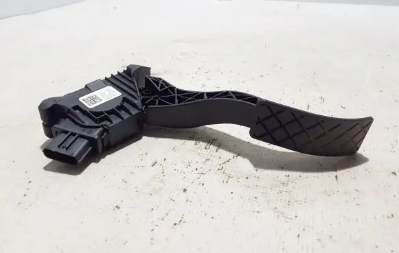 Volkswagen PASSAT B8 Accelerator throttle pedal 5Q1723503H