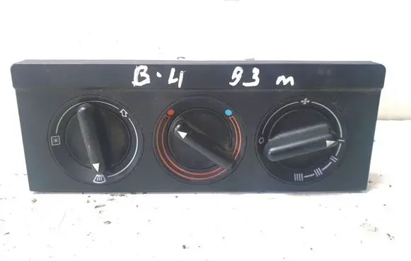 Volkswagen PASSAT B4 Air conditioner control unit module 8A1819073