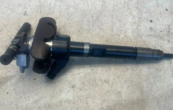 Mitsubishi Outlander Fuel injector 1465A353