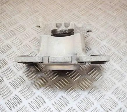 Engine mount bracket
