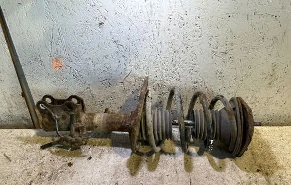 Toyota Avensis T270 Front shock absorber/damper 4852005330 09105711