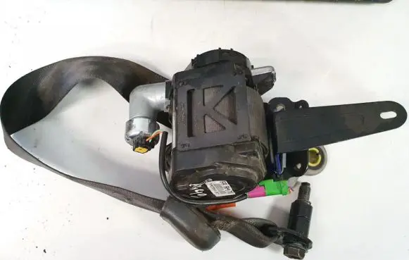 Chevrolet Captiva Front seatbelt e40435137