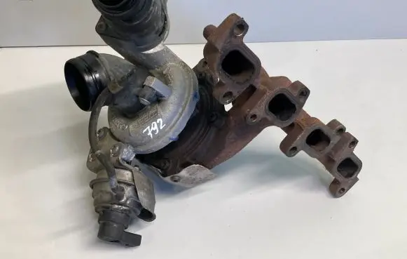 Volkswagen Golf VI Turbo 03L253016T 7755171