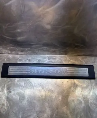 Mercedes-Benz ML W164 Front sill trim cover A1646803335