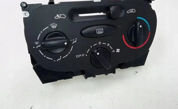Peugeot 206 Climate control unit BEHR82191