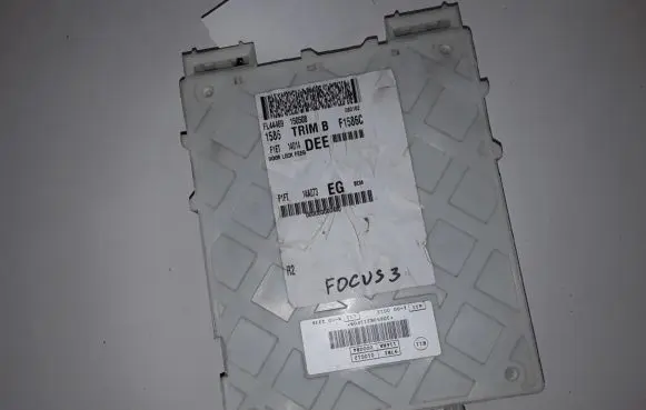 Ford Focus Fuse module 97RI010012