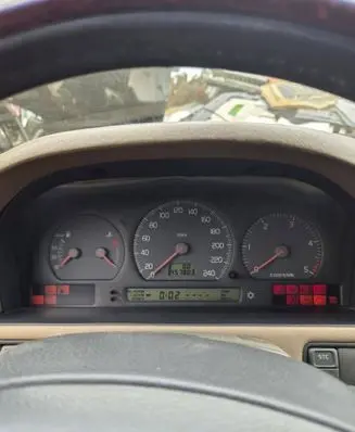 Volvo S70 V70 V70 XC Speedometer (instrument cluster) 9451530