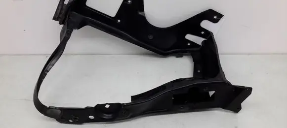 Mercedes-Benz S W220 Headlight/headlamp mounting bracket A2206200572