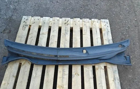 Toyota Corolla Verso E121 Wiper trim 557820F010