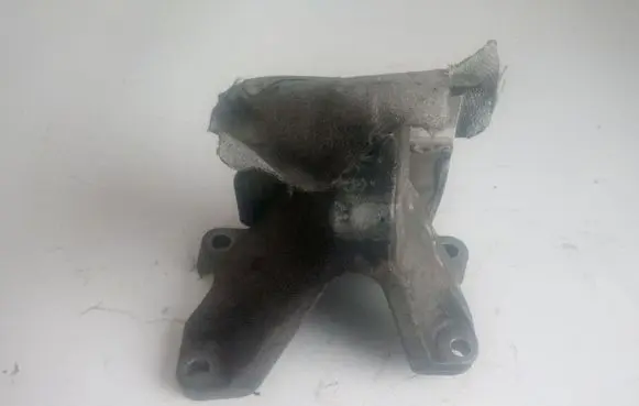 Audi A6 S6 C7 4G Engine mounting bracket 8K0199307