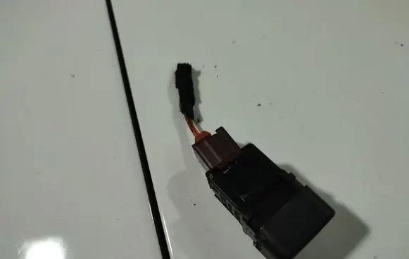 Passenger airbag on/off switch