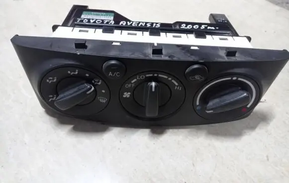 Toyota Avensis T250 Climate control unit 5590005121