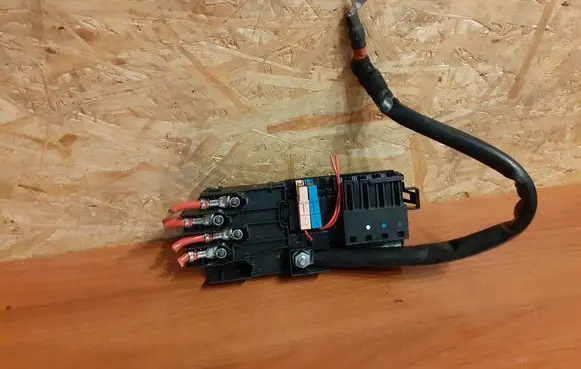 Mercedes-Benz E W211 Fuse box set 2115452301 278