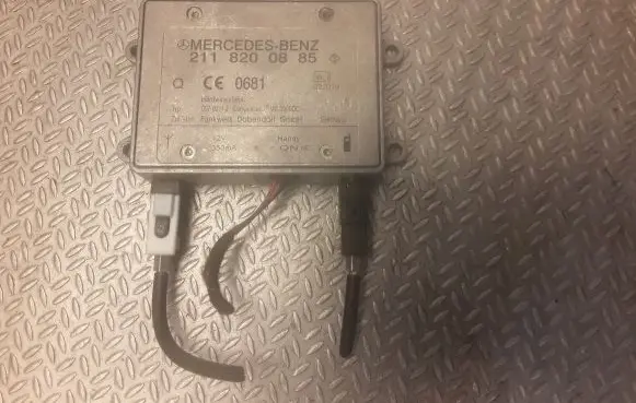 Mercedes-Benz E W211 Bluetooth control unit module 2118200885 A2118200885