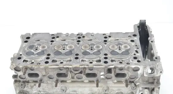 Mercedes-Benz GLA W156 X156 Engine head R651018 A6510108318 A651010831880
