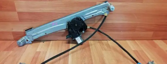 Renault Espace V (RFC) Front door window regulator with motor 807209969R