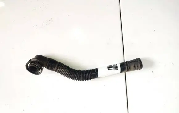 Volkswagen Touran I Engine coolant pipe/hose