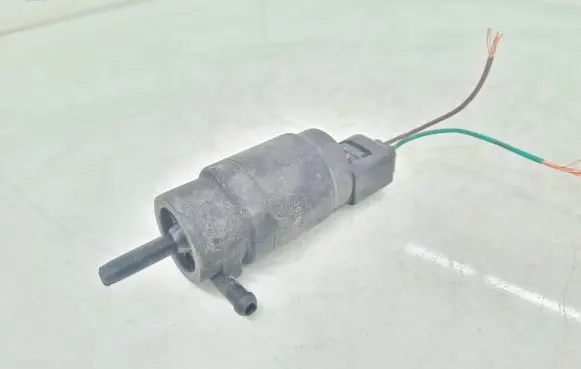 Iveco Daily 3rd gen Windscreen/windshield washer pump