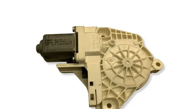 Skoda Superb B6 (3T) Front door window regulator motor A60570110