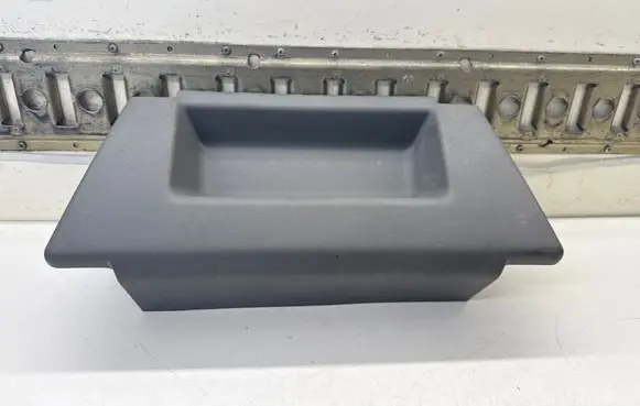 Volkswagen Transporter - Caravelle T5 Seat trim 7H0881697B