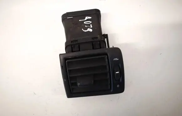 Volvo V50 Dash center air vent grill 30715098