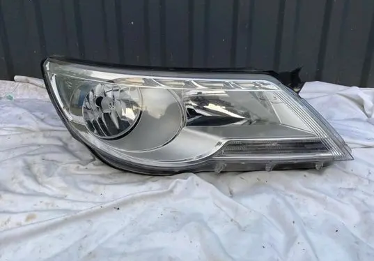 Volkswagen Tiguan Headlight/headlamp 5N1941032P