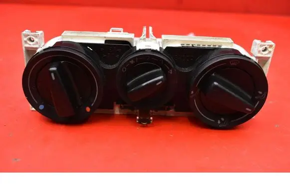 Skoda Octavia Mk1 (1U) Climate control unit 1J0819045E