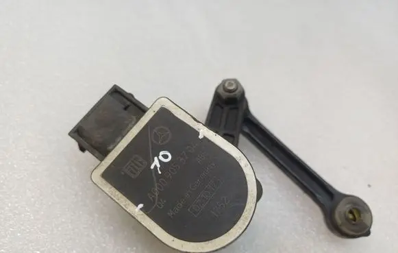 Mercedes-Benz C W205 Headlight/headlamp level sensor A0009053704