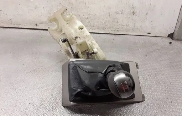 Nissan X-Trail T30 Gear shifter/selector 