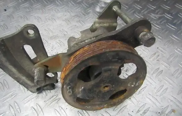 Mazda 626 Power steering pump GE4T32650A