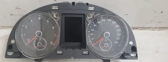 Speedometer (instrument cluster)