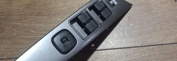 Mazda 3 I Electric window control switch Bs3e66350a