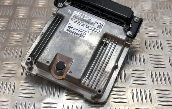 Audi A4 S4 B7 8E 8H Engine control unit/module ECU 03G906016JA