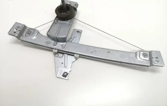 Rear door manual window regulator