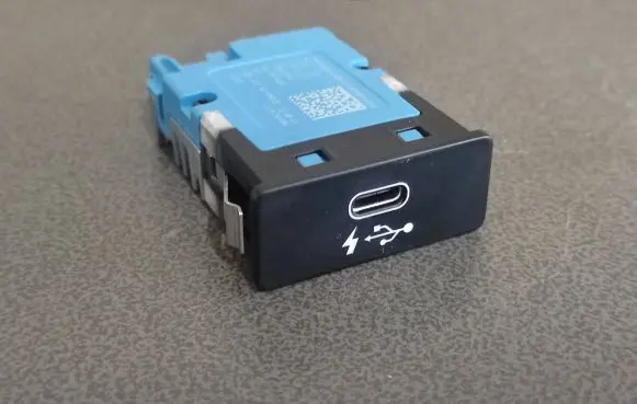 USB socket connector