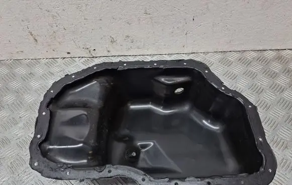 Toyota Avensis T250 Oil sump 121020R010