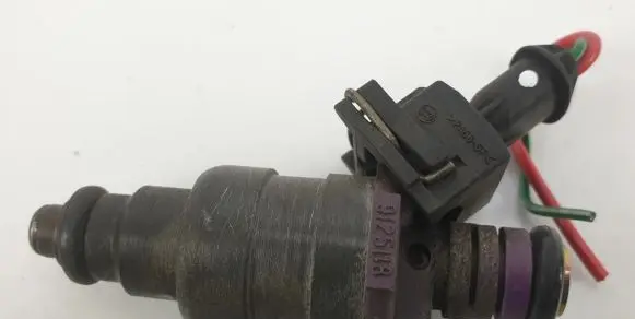 Volvo S40, V40 Fuel injector 9125118
