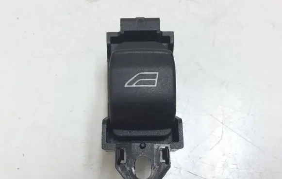 Volvo S80 Electric window control switch 30710893 03451410